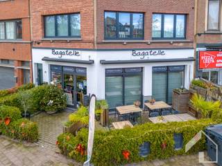 Immeuble de rapport bien situé avec un local commercial et deux appartements, rendement stable jusqu'à 6 %Cet immeuble de rendement bien entretenu et...