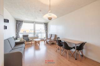 In de verzorgde Residentie Ysera I in het hart van Nieuwpoort bevindt zich deze lichtrijke, gemeubelde studio met aparte slaaphoek, ideaal als...