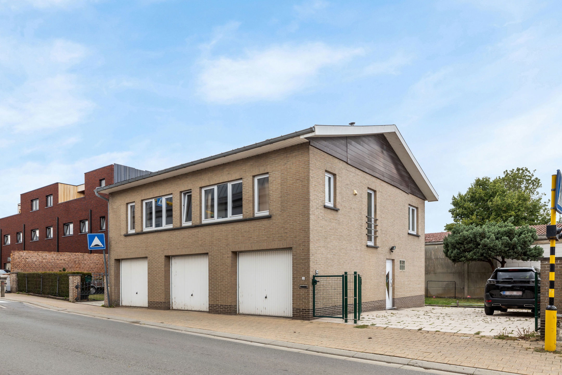 Bel-etage met 3 garages en tuin in het centrum van Bever - foto 1