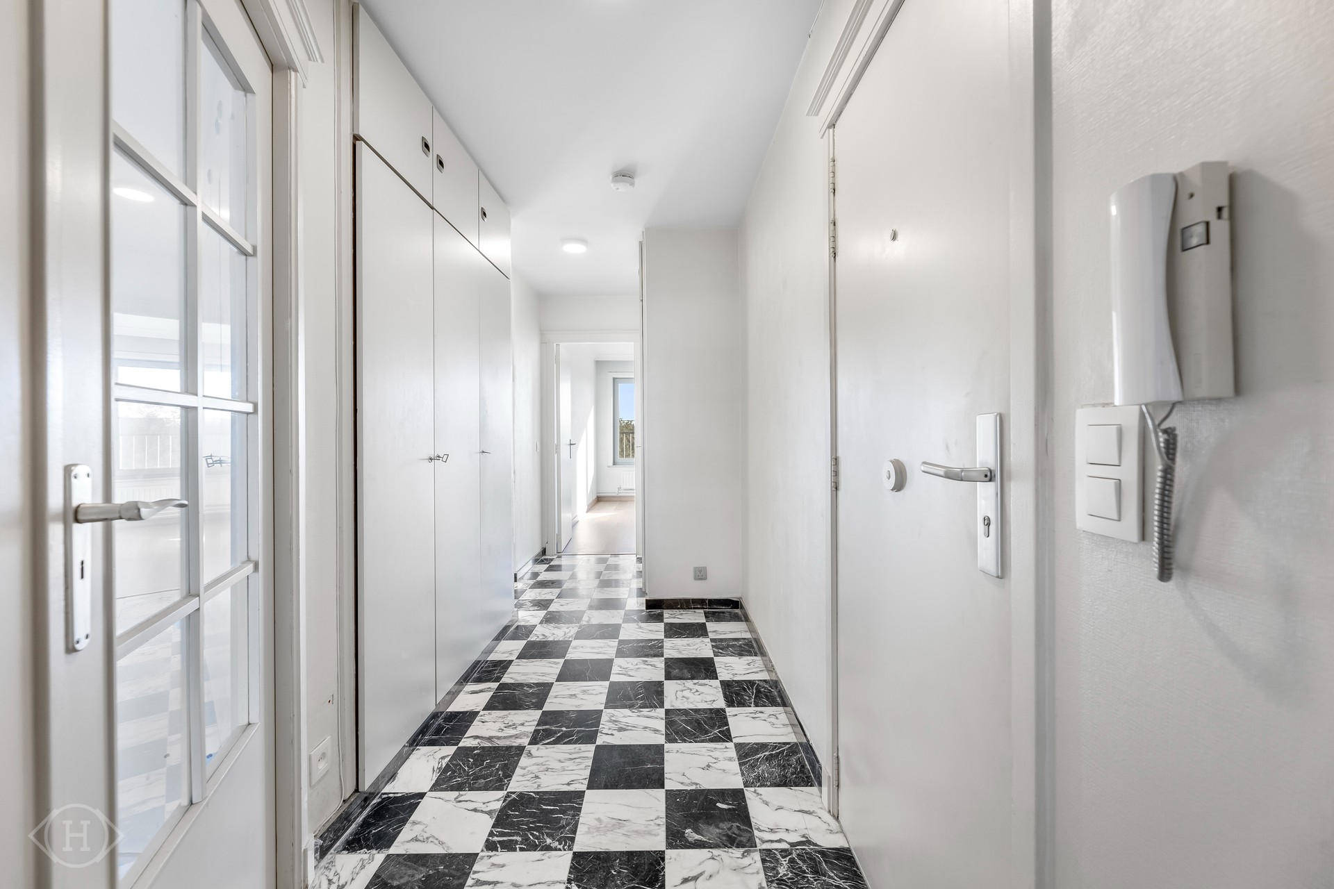 Ruim appartement met terras, parking en prachtig uitzicht - photo 4