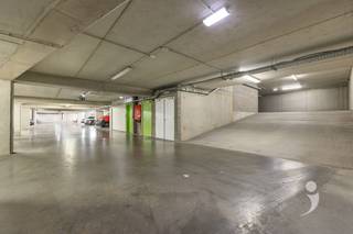 Deze ondergrondse staanplaats is ideaal gelegen op wandelafstand van het station, vlakbij de campussen en het centrum van Leuven.De staanplaats is...