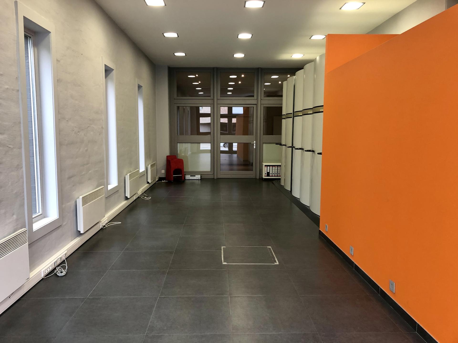 Kantoor met achtergelegen magazijn te huur - foto 4