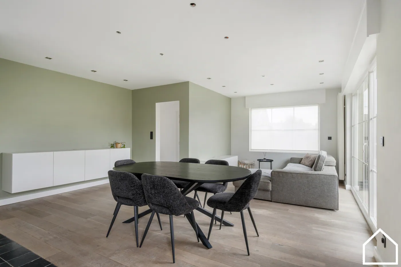 GELIJKVLOERSE WONING MET 3 SLPKS, GARAGE EN TUIN - foto 5