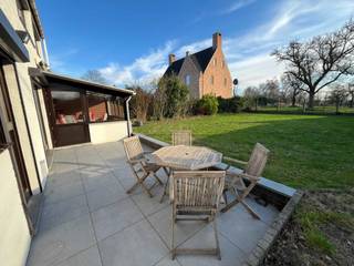 In een uitzonderlijk rustige en groene omgeving, gelegen in een doodlopende zijstraat, bevindt zich deze charmante woning aan de Edingsesteenweg...