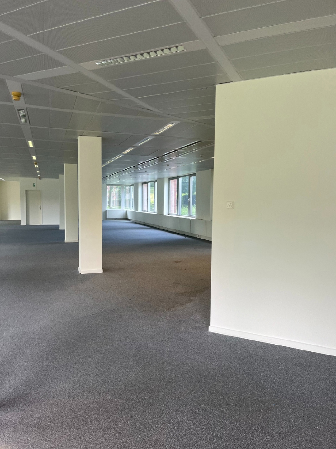 Commercial for rent in Waterloo - photo 5