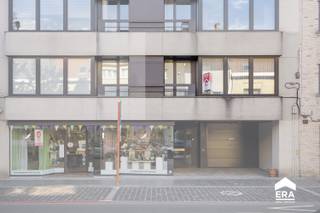 TE KOOP: ruim en energiezuinig appartement in het centrum van Roeselare, op wandelafstand van de Grote Markt, het Polenplein en de...
