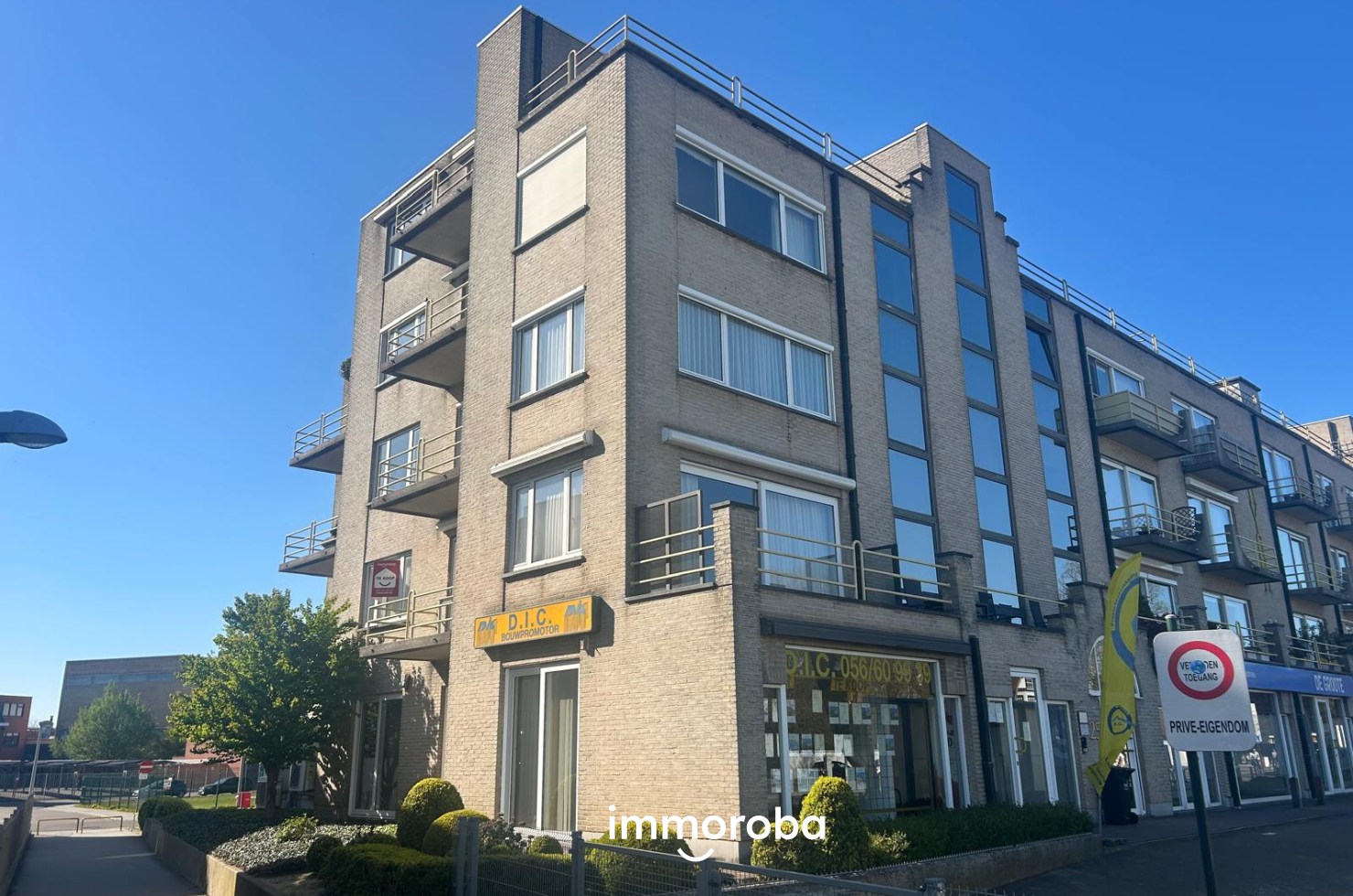 Te koop – Zeer verzorgd appartement met 2 slaapkamers in het centrum van Waregem! - foto 1