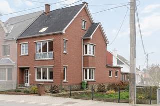 Halfvrijstaande, te renoveren woning gelegen in de landelijke dorpskern van Valmeer. In het charmante dorp zijn tal van voorzieningen op...