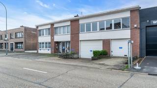 Flexibel bedrijfsgebouw met woonst op toplocatie in HasseltOp een strategische ligging in de bedrijvigheidszone Quartier Canal, op slechts 2,5 km van...