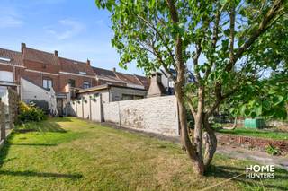 Op zoek naar een woning met potentieel op een centrale locatie? Deze te renoveren stadswoning met gezellige tuin biedt tal van mogelijkheden voor...