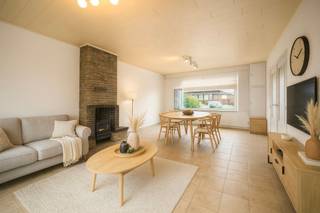 Through the entrance hall you reach the living room with an adjoining kitchen and bathroom. On the first floor there are 3 bedrooms. The house...