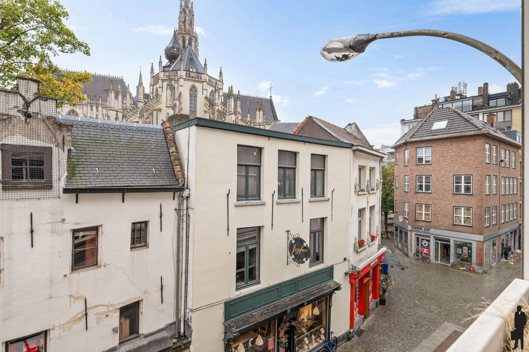 Uniek appartement met frontaal zicht op de kathedraal - foto 2