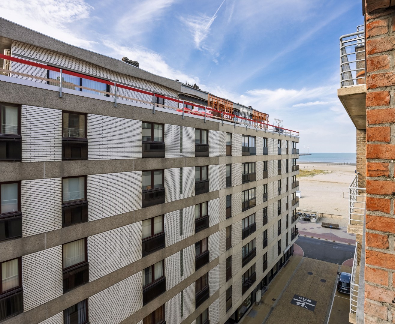 Uitzonderlijk hoekappartement met zijdelings zeezicht - foto 2