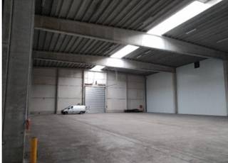 Bent u op zoek naar een ruim en goed uitgerust magazijn in Kapellen? Dit magazijn van 2.500 m² biedt tal van mogelijkheden en is voorzien van...