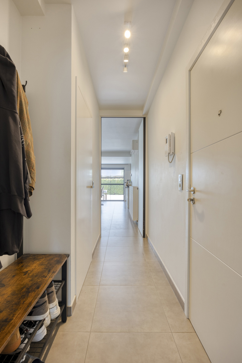 Modern en energiezuinig gelijkvloers appartement vlabij centrum - foto 4