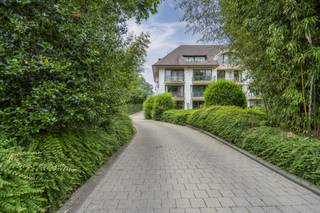 Ruim appartement te koop nabij het centrum van Kortrijk. Dit lichtrijke appartement combineert een uitstekende ligging met kwalitatieve afwerking...