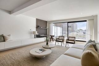 In de commerciële Zeelaan te Koksijde-Bad vinden we het kwalitatief nieuwbouwproject Residentie Caline. Een kleinschalige residentie bestaande uit 4 ruime (woon)appartementen.Alle appartementen voldoen aan de recentste normen en voorzien een hoogwaardige afwerking: aluminium ramen, parketvloeren, e.d..De verwarming via warmtepomp, ventilatiesysteem D, zonnepanelen en recentste dubbele beglazing zorgen voor een laag E-peil!Dit appartement (134m²) , gelegen op de eerste verdieping beschikt over maar liefst 53m² terrassen. INDELING- Inkomhal met vestiairekasten- Gastentoilet- Riante leefruimte met salon met toegang tot het riante zonneterras (43m²)- Geïnstalleerde keuken met eiland en toegang tot het tweede terras (10m²)- Bergruimte- Slaapkamer 1 met ingemaakte kasten en badkamer met inloopdouche en toilet- Slaapkamer 2 met douchekamerIn de residentie zijn er verder nog aan te kopen kelderbergingen voorzien en is er een fietsenstalling. TROEVEN+ Topligging in het hartje van Koksijde-Bad+ Volledig afgewerkt, van schilderwerken tot tal van ingemaakte kasten+ Energiezuinig, vloerverwarming via warmtepomp+ Mogelijkheid tot aankoop staanplaatsInteresse in dit prachtig project? Aarzel zeker niet contact op te nemen met de dossierverantwoordelijke Sarah Velle via 0470 10 52 78 of sarah.velle@dewaele.com.