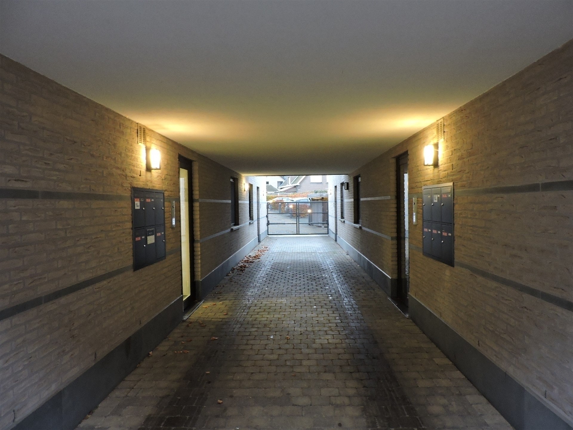 RUIM EN MODERN DUPLEX-APPARTEMENT IN OOSTERZELE - foto 4