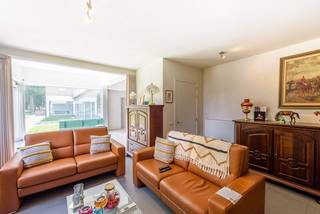 Dit gelijkvloersappartement is gelegen in het centrum van Deerlijk in Residentie Orchidee.Zeer rustig gelegen tussen het groen en toch dichtbij alle...