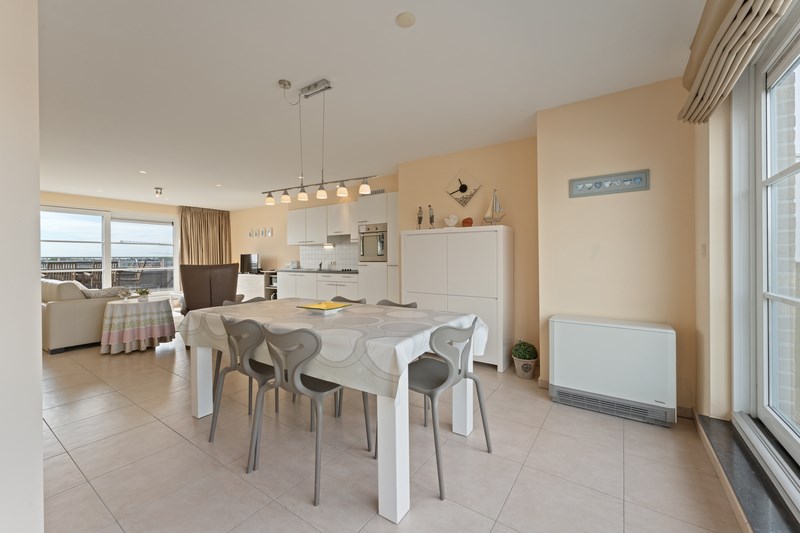 RECENT EN CENTRAAL GELEGEN PENTHOUSE APPARTEMENT MET 2 SLAAPKAMERS TE KOOP - foto 4