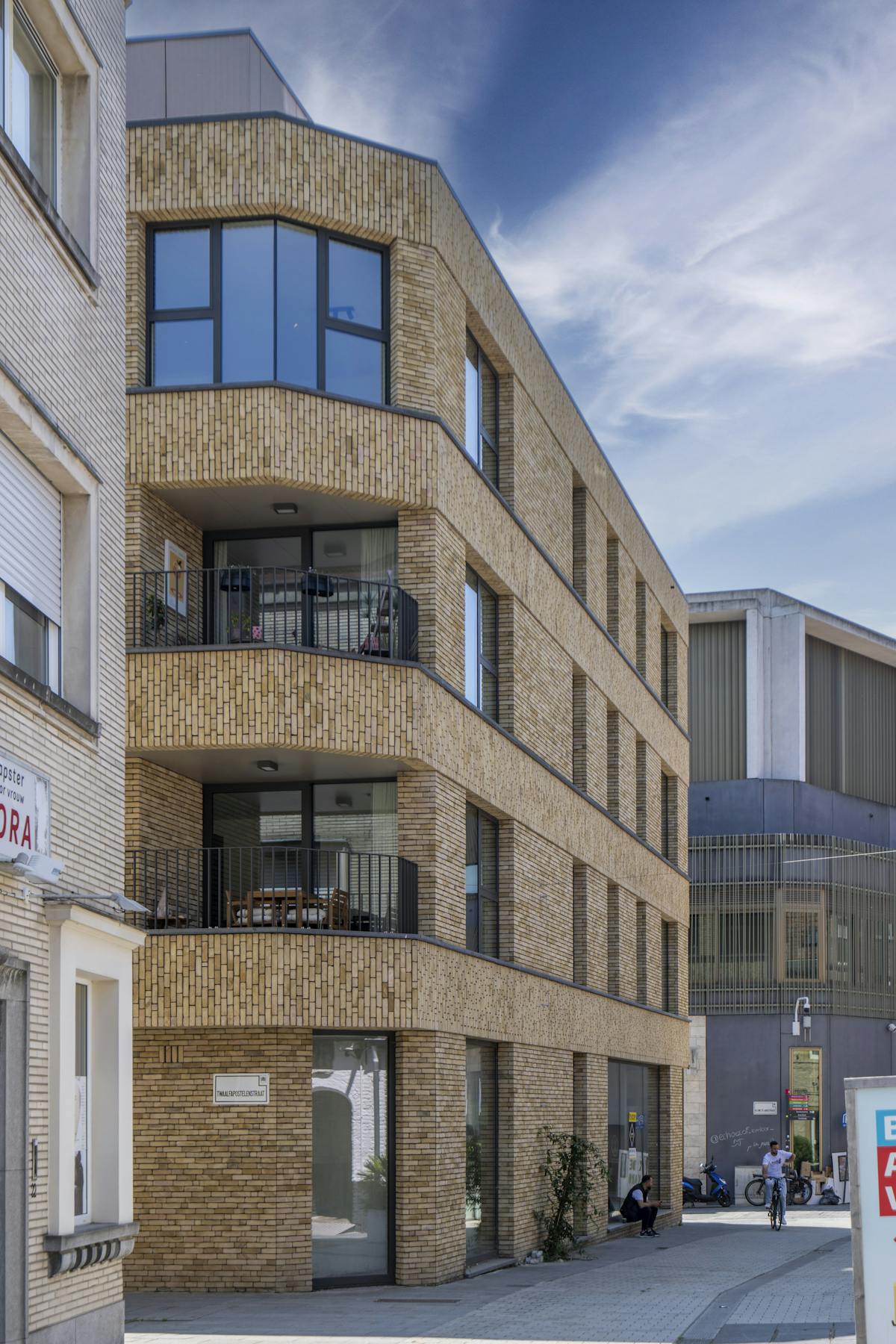 Ready to move in roof apartment/penthouse for sale in the center - photo 4