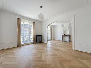 Brussels - Superb renovated apartment of ±120m² in a magnificent Haussmann-style building, located on the 1st floor and just a stone's throw...