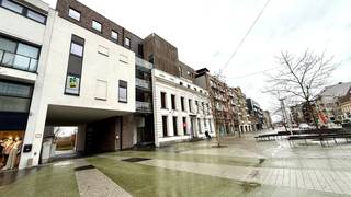 Modern appartement op een toplocatie in Deinze, gelegen op de eerste verdieping, midden in het stadscentrum en met een prachtig uitzicht op...