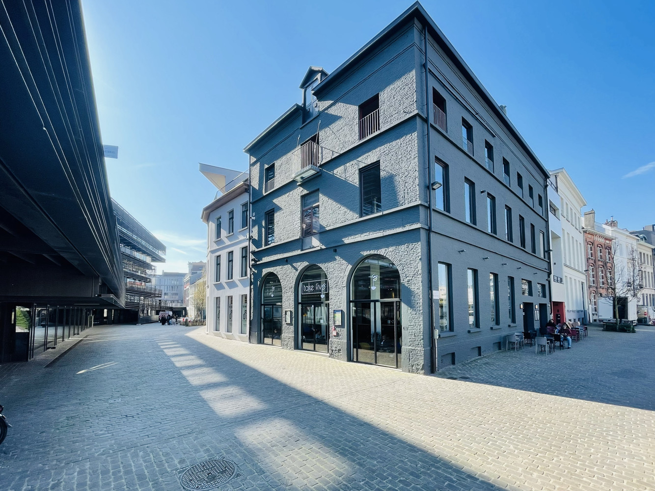 Handelsgelijkvloers met terrasmogelijkheden op toplocatie in Gent - foto 5