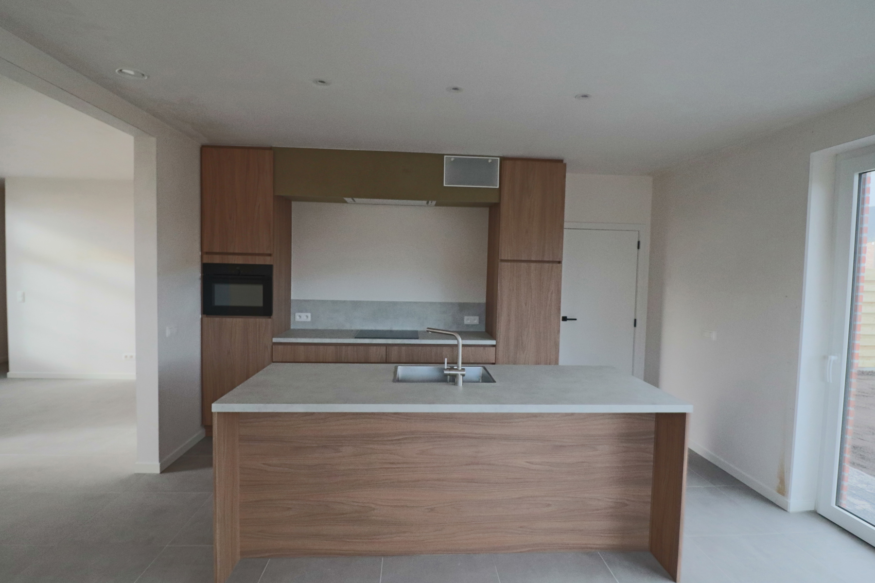 Ruime gezinswoning (ca 245 m²) met 3 slaapkamers op perceel van ca. 330 m². - foto 4