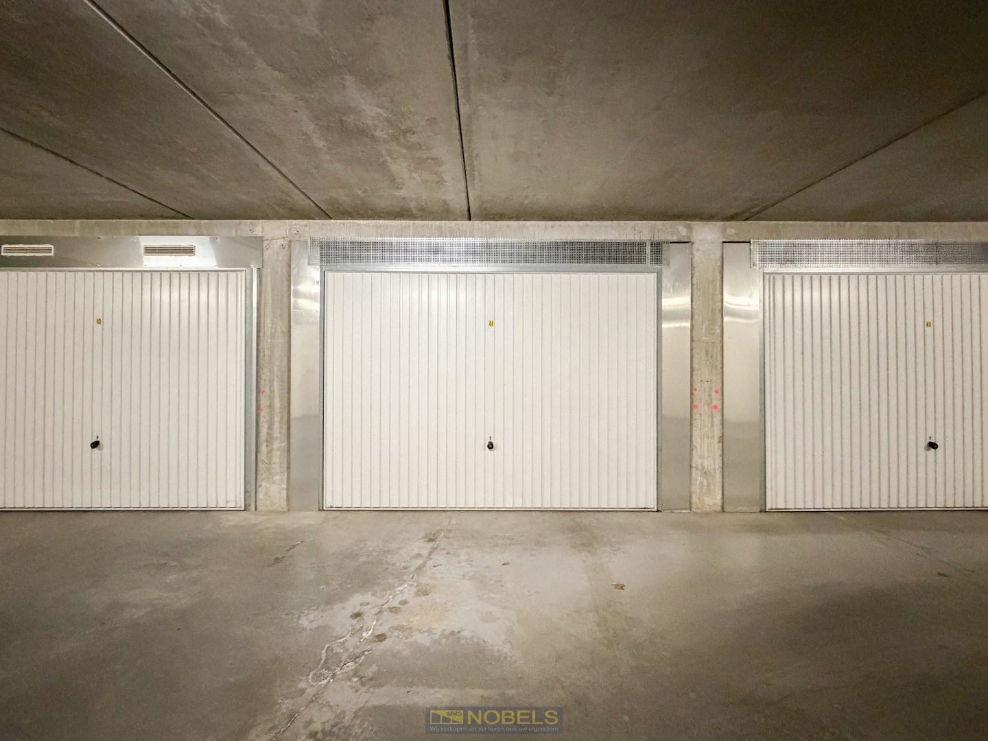 Te koop, AFGESLOTEN GARAGEBOX TE KOOP IN RESIDENTIE “ICON II” – OOSTENDE - photo 1