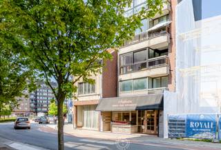 Dit uitstekende handelspand, met een oppervlakte van ongeveer 177m², bevindt zich op een toplocatie in de directe nabijheid van de Grote Markt...