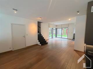 Te huur: Charmante woning in het hart van Lier In het gezellige centrum van Lier, op wandelafstand van winkels, horeca en openbaar vervoer, bevindt...