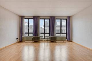 The apartment to be refurbished has a living area of 86 m² and is located on Wisselstraat in a pleasant neighborhood in the historic city center...