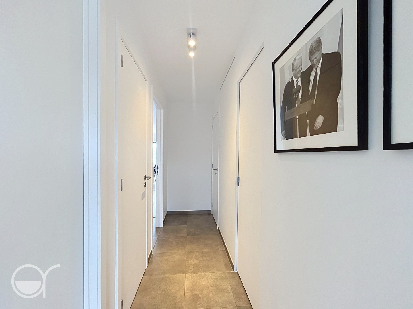 Gemeubeld appartement met twee slaapkamers en zicht op water incl autostaanplaats - foto 5
