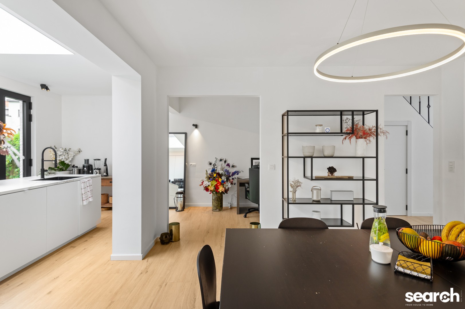 Lichtrijke woning met garage en tuin! - foto 4