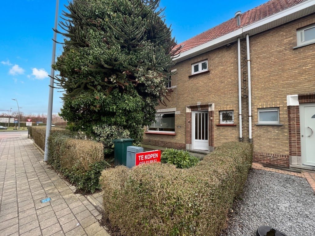 Woning te koop met uitweg + garage in Roeselare - foto 1