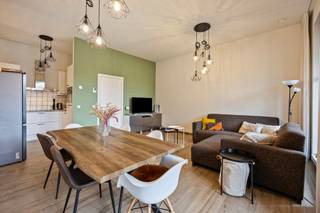 Nieuwbouw met moderne afwerking2 slaapkamers en zonnig terrasEnergiezuinig en instapklaarMogelijkheid tot aankoop van 2 staanplaatsen en berging...