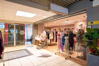 Het winkelcentrum is al meer dan 40 jaar een vaste waarde in Wilrijk.Er zijn verschillende leuke en creatieve zaken gevestigd: kledingwinkels,...