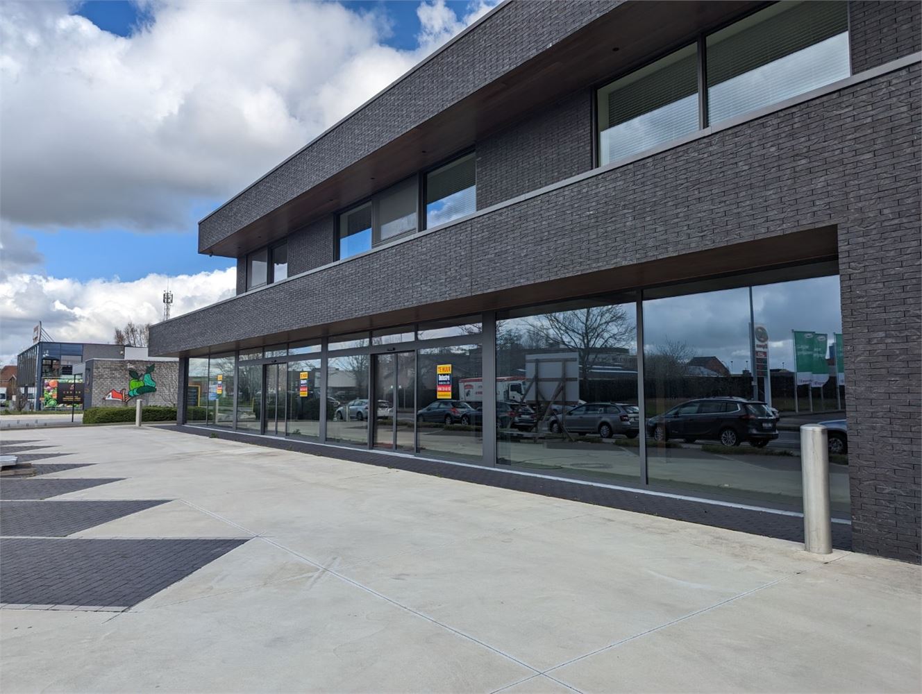 NIEUWBOUW COMMERCIËLE UNIT 458 m2 MET PARKING - foto 2