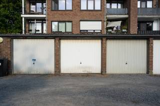 Te koop: een praktische garagebox gelegen achter een rustig appartementsgebouw in Wondelgem. Deze garagebox is ideaal voor het veilig stallen van...