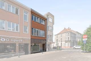 Ben je op zoek naar een unieke combinatie van wonen en werken in het hart van Ninove? Dankzij de uitstekende zichtbaarheid, centrale ligging én...