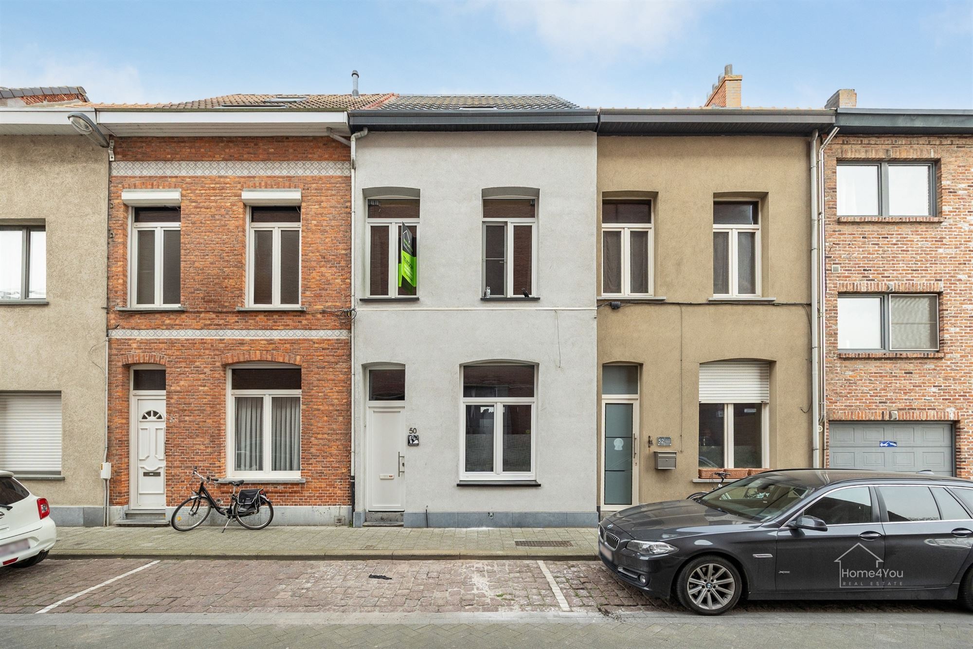 Gerenoveerde woning met vier slaapkamers in Merksem! - foto 1