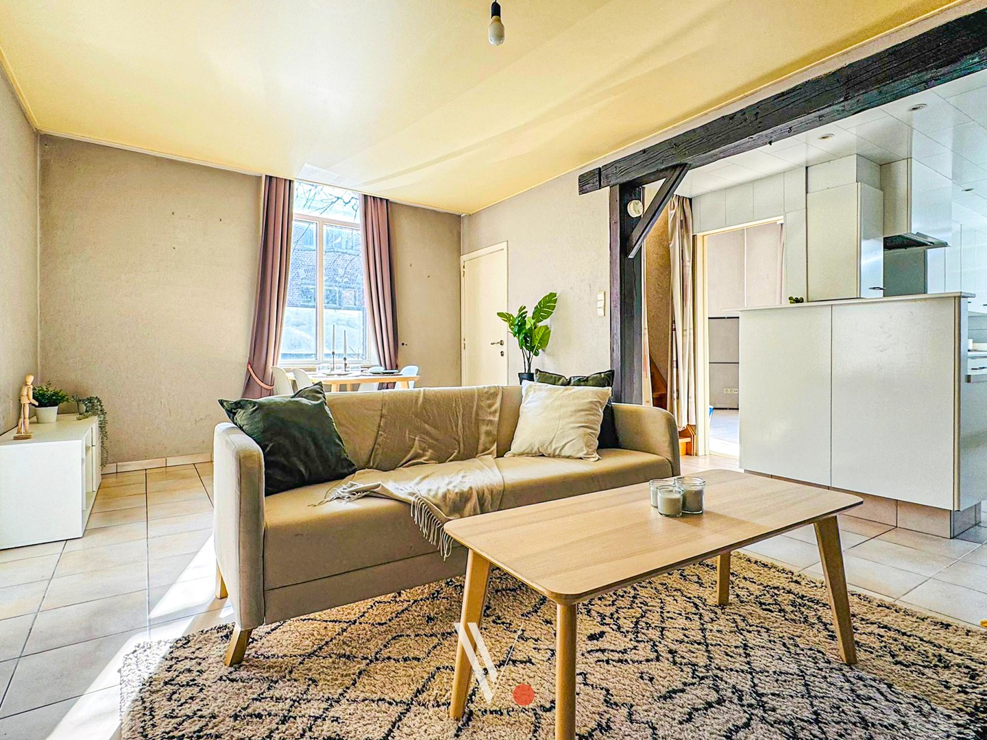 Ruime hoekwoning met 5 slaapkamers in centrum Izegem - foto 2