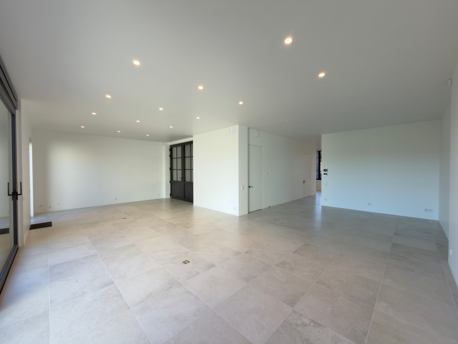 Multifunctioneel gelijkvloers van 95m² met ruim appartement te Nazareth - photo 4