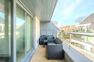 Recent (2012) en ruim (100m²) duplexappartement met 3 slaapkamers, uiterst centraal gelegen langs de Kleine Kerkweg 32 te koop te Middelkerke...