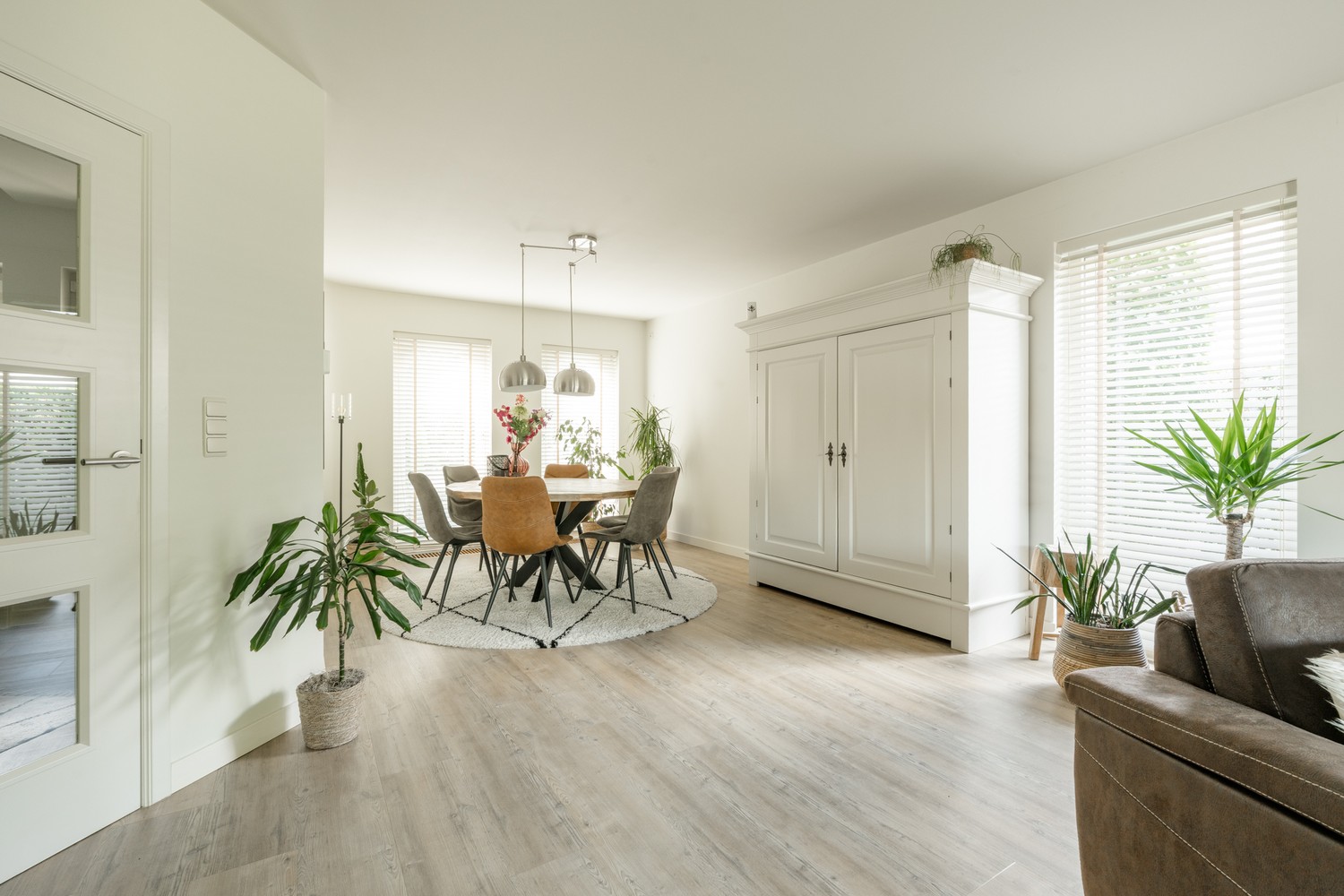 Prachtige woning te koop aan de Marsestraat, Bocholt -met zeer ruime, garage en parkeermogelijkheden in een serene omgeving! - foto 5