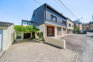 WE INVEST Sud-Luxembourg vous présente cette charmante maison 3 façades à rénover, pleine de potentiel, située dans un quartier calme à...
