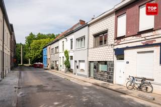 Deze charmante en instapklare woning is perfect voor wie centraal, maar toch rustig wil wonen. Deze woning ligt in een rustige straat in het...