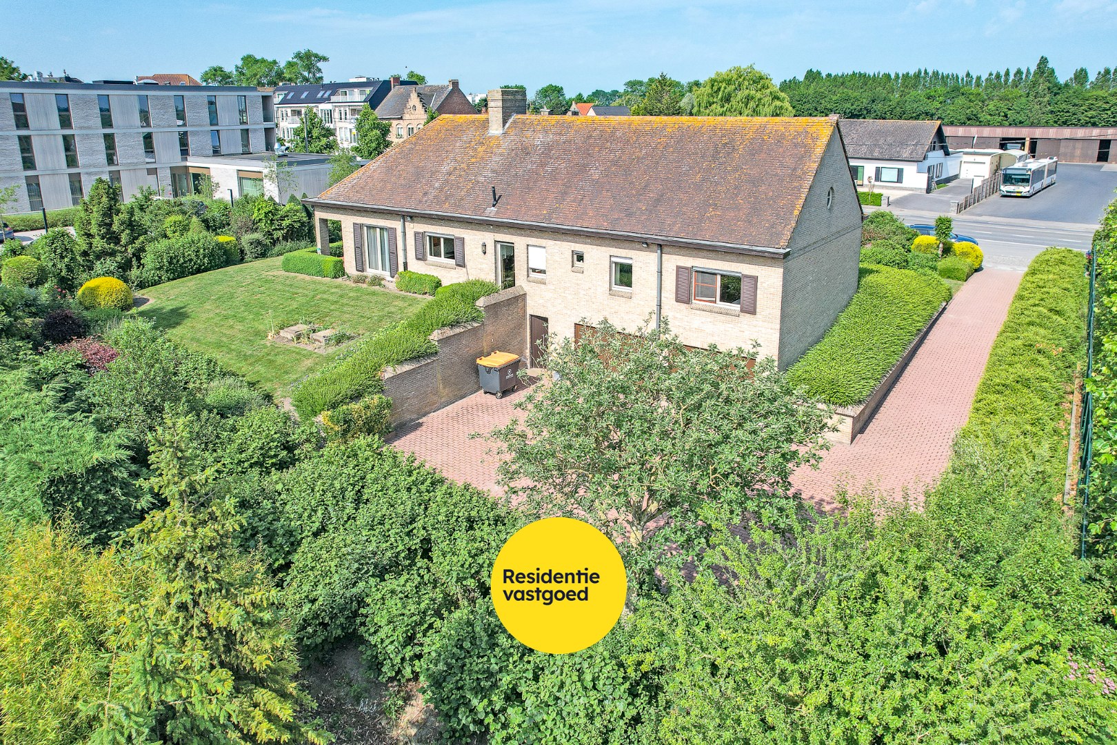 Ruime alleenstaande woning met grote tuin nabij centrum Diksmuide op 1681 m². - foto 5