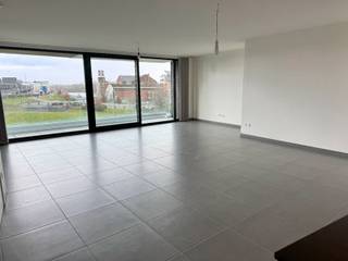 Dit recent en energiezuinig appartement op de 1e verdieping van een kleinschalige residentie beschikt over een ruime en lichtrijke woonkamer,...